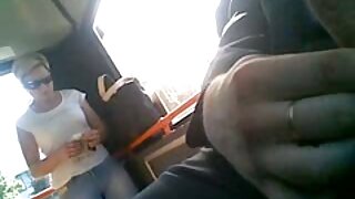 Dvije plavokose djevojke glume u najseksipilnijem FFM-u ikada